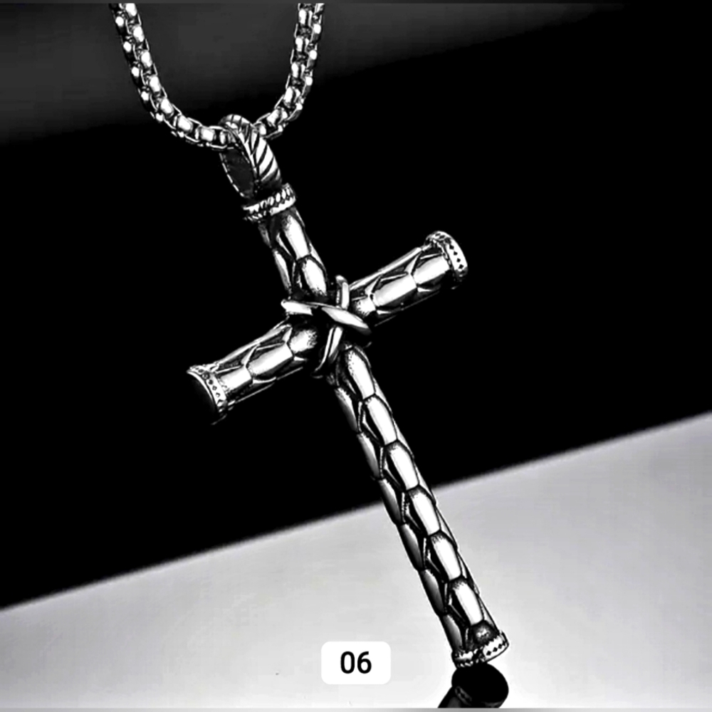 Pendant Necklace Trendy Choker Fashion Vintage Long Chain Frame Gross Amulet.